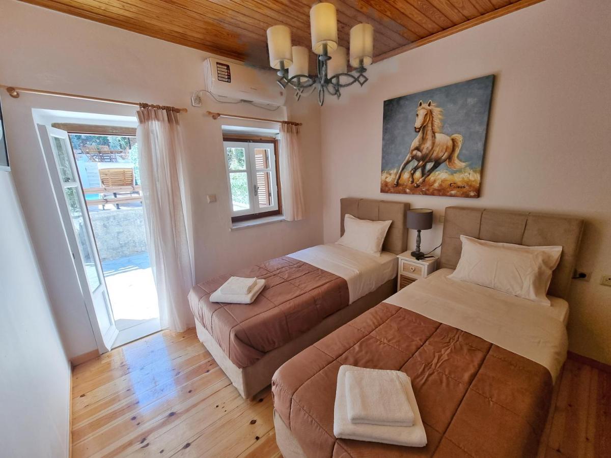 Karya Boutique Mansion Villa Karia  Exterior photo